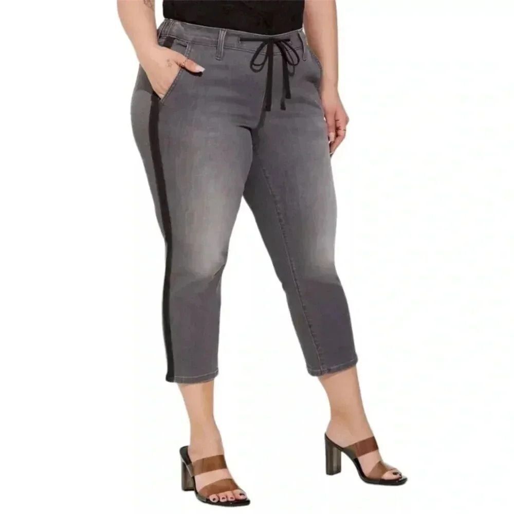 Torrid Gray Ankle Cropped Pants
